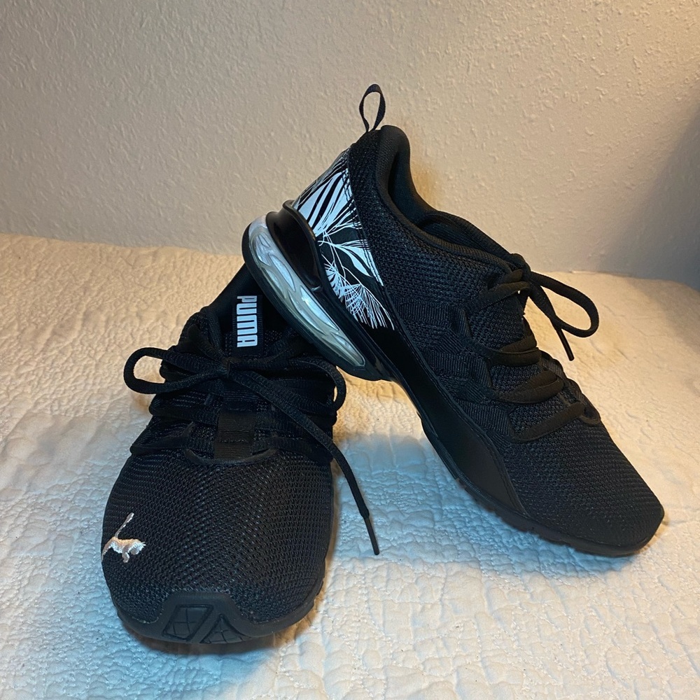 Women’s sneakers Puma Soft Foam Ultimate‎ Comfort Size 6 Black
